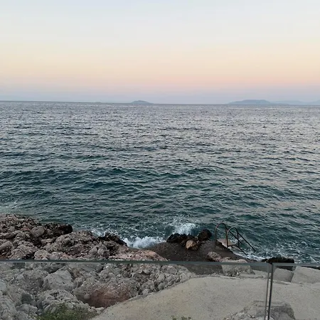 Апартаменты Calmora By The Sea *