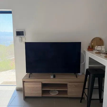 Calmora By The Sea Апартаменты *