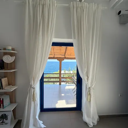 Calmora By The Sea *